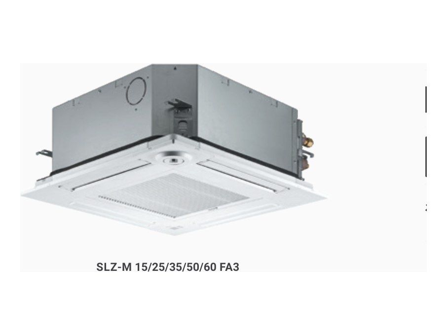 Cassette 4 voies Mitsubishi Electric SLZ-M encastrée dans le faux plafond d’un open space, façade carrée affleurante.